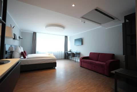 Boutique Kaiser - Hotel & Apartments — hotel room