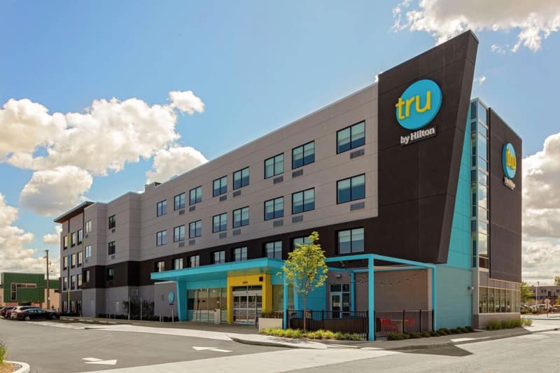 Tru By Hilton Cleveland Midtown — building