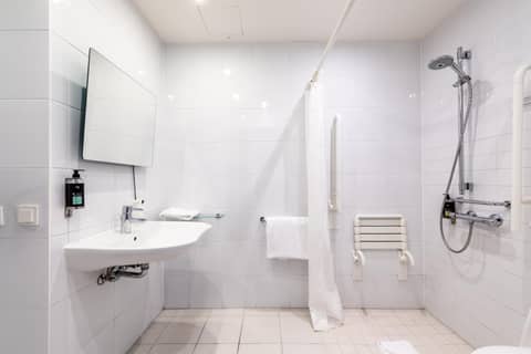 Premier Inn Frankfurt City Centre — photo 6