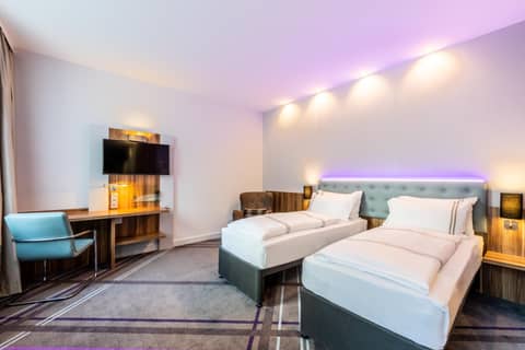 Premier Inn Frankfurt City Centre — photo 9