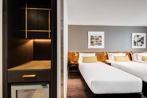 Vibe Hotel Sydney — hotel room
