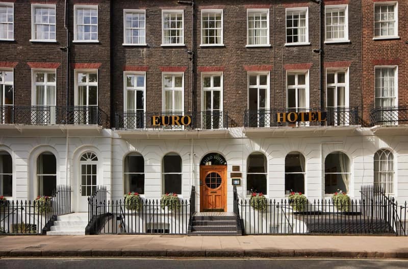Euro Hotel — building
