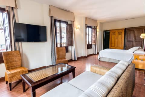 Hotel Plaza Nueva — hotel room