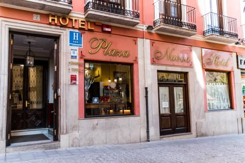 Hotel Plaza Nueva — building