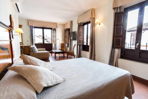 Hotel Plaza Nueva — bedroom