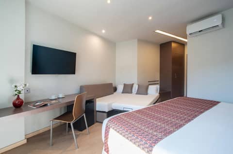 Hotel Granada by Pierre & Vacances — hotel room