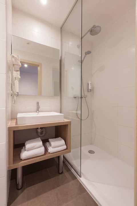 Hotel Villa Royale — bathroom