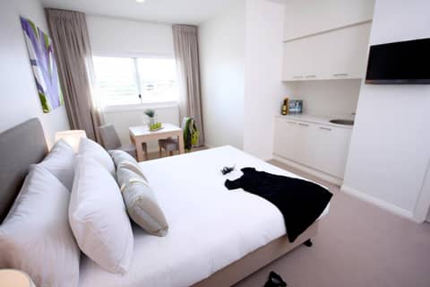 Domain Serviced Apartments — hotel room