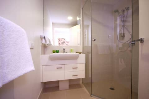 Domain Serviced Apartments — bathroom