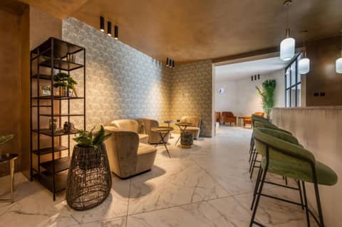 King Solomon Hotel- Golders Green — hotel reception