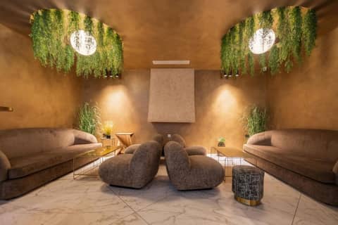 King Solomon Hotel- Golders Green — living room