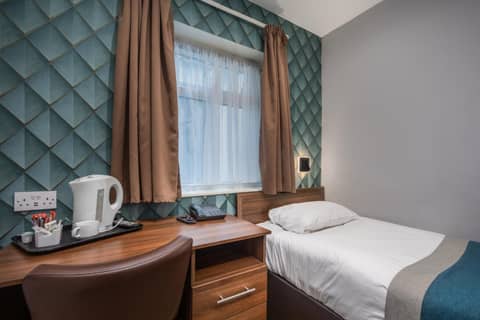 King Solomon Hotel- Golders Green — hotel room