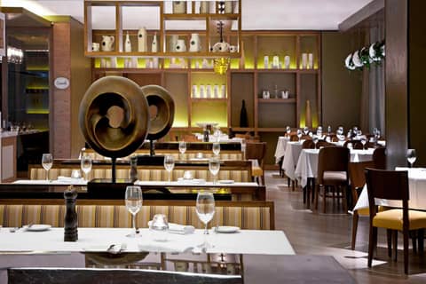Sheraton Grand Beijing Dongcheng Hotel — photo 2