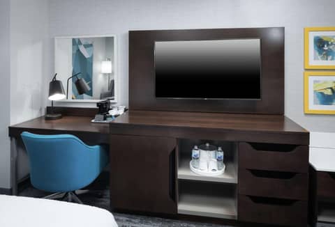 Hampton Inn & Suites Memphis-Beale Street — photo 8