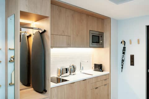 Wilde Aparthotels Manchester City Centre — photo 2