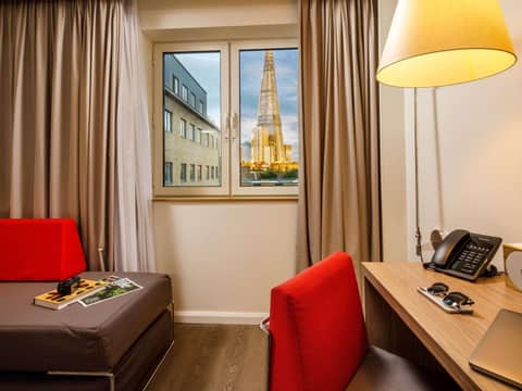 Novotel London Bridge — hotel room