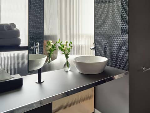 Mövenpick Zagreb — bathroom