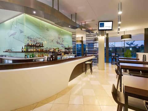 Novotel Brisbane Airport — dining