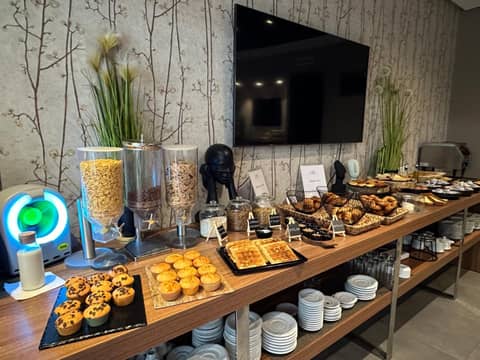 Ocean Park Hotel, Premium Suites & Wellness — dining