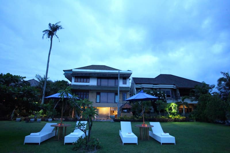 Sanur Seaview Hotel — building
