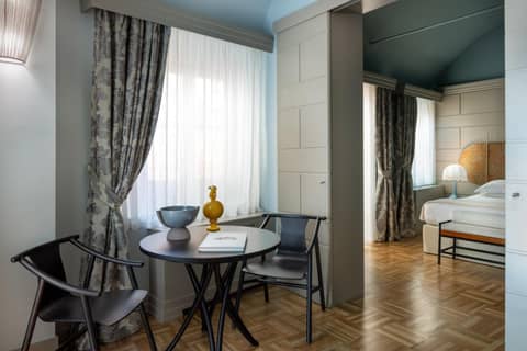Hotel Number Nine — hotel room
