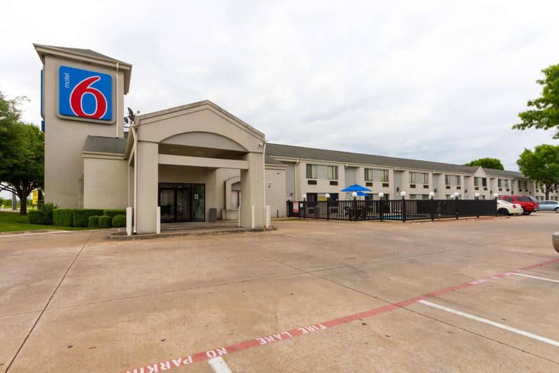 Motel 6-Dallas, TX - Northeast — building
