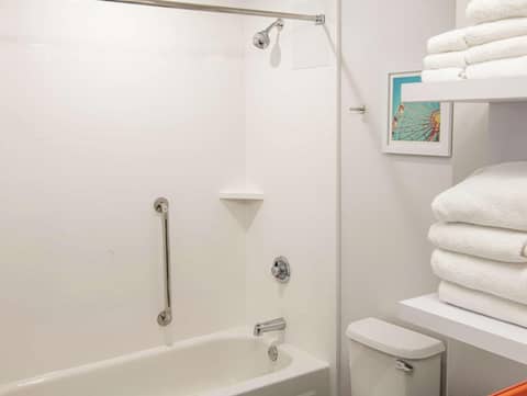 Hampton Inn Cleveland-Solon — photo 9