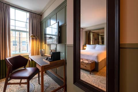 Home House Studio — hotel room