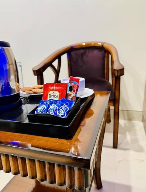 Hotel Apple Inn & Suites New Delhi — hotel room