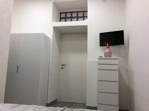 Sky house Napoli — hotel room