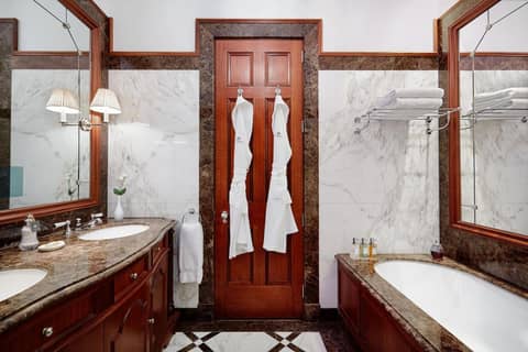 The Lanesborough, Oetker Hotels — bathroom