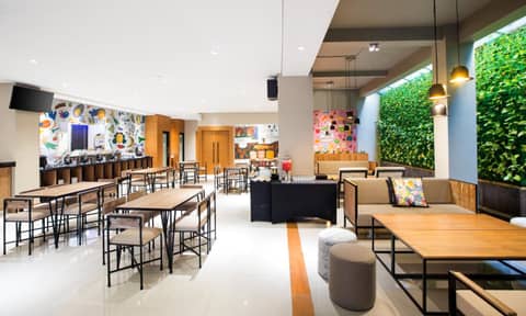 Yellow Star Ambarukmo Hotel — photo 2