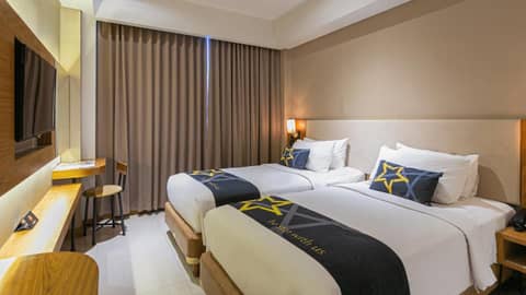 Yellow Star Ambarukmo Hotel — photo 4