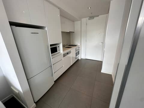Adele Apartment Hotel East Melbourne — kitchen
