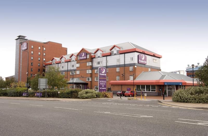 Premier Inn Manchester Old Trafford — photo 1