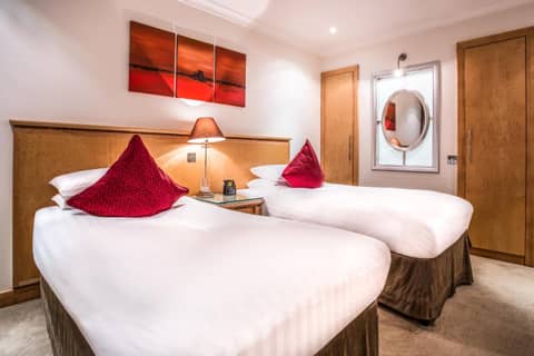 Courthouse Hotel London — hotel room
