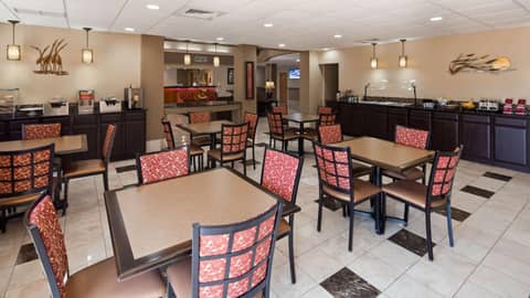 Best Western Plus Ambassador Suites — photo 4