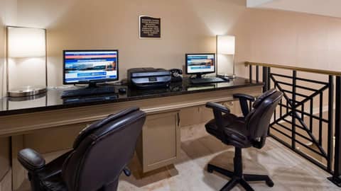 Best Western Plus Ambassador Suites — photo 6