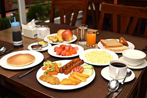 Hotel Osho Home — dining