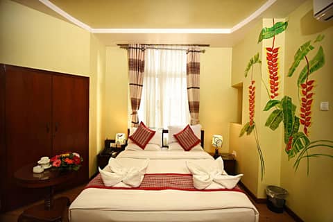 Hotel Osho Home — hotel room