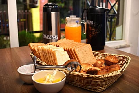 Hotel Osho Home — dining