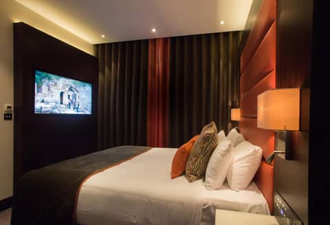 St George's Hotel - Wembley — hotel room