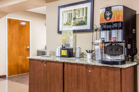 Comfort Inn & Suites Airport-American Way — photo 6