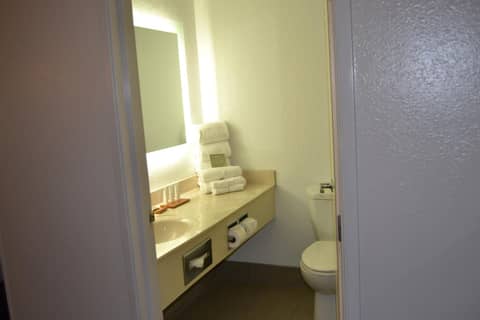 Country Inn & Suites by Radisson, Fairview Heights, IL — photo 4
