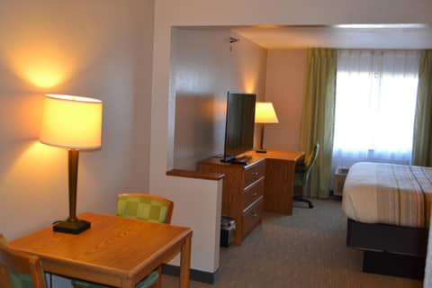 Country Inn & Suites by Radisson, Fairview Heights, IL — photo 9