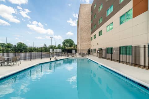 Holiday Inn Express & Suites Atlanta Airport NE - Hapeville by IHG — photo 4