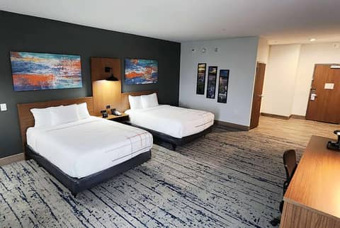 La Quinta Inn & Suites by Wyndham Austin South — photo 2