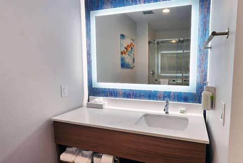 La Quinta Inn & Suites by Wyndham Austin South — photo 8