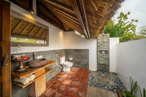 Flower Bud Bungalow Balangan — photo 5