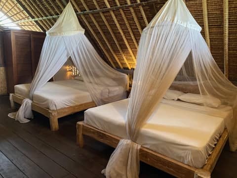 Flower Bud Bungalow Balangan — hotel room